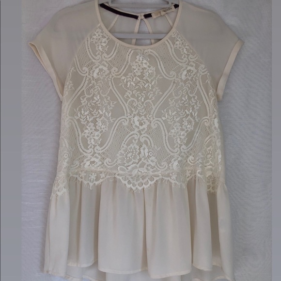 Rewind Tops - White peplum blouse with lace